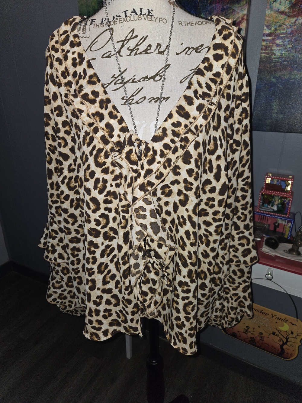 Torrid Sexy Tie Front Blouse. Leopard Print. Long Sleeve. Size 0. Worn Twice!
